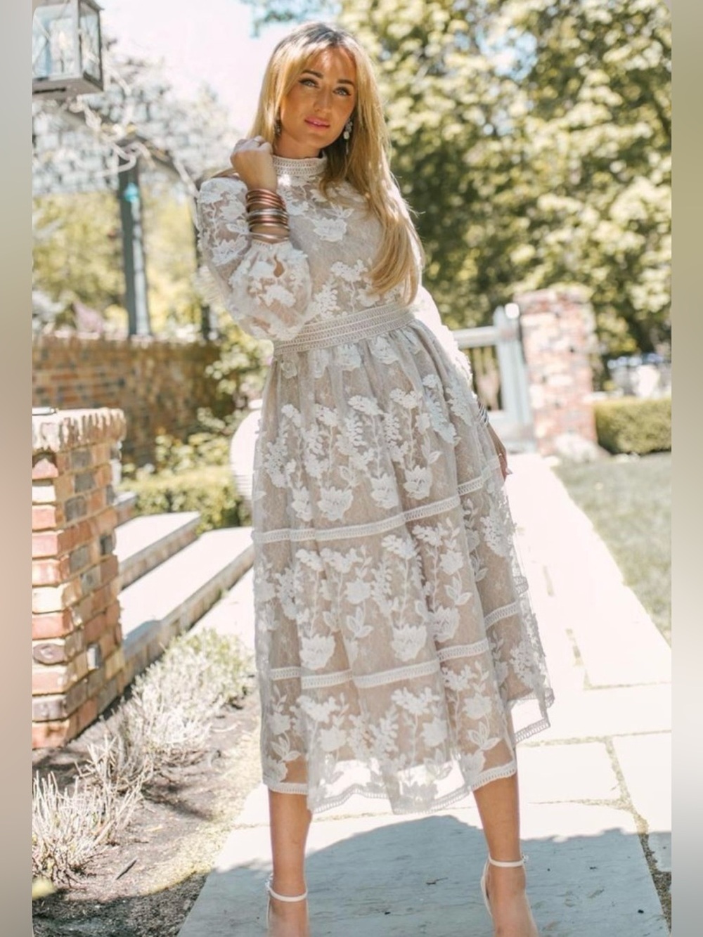 Ivy City Co, Verona Dress, stunning floral lace with champagne lining, size M